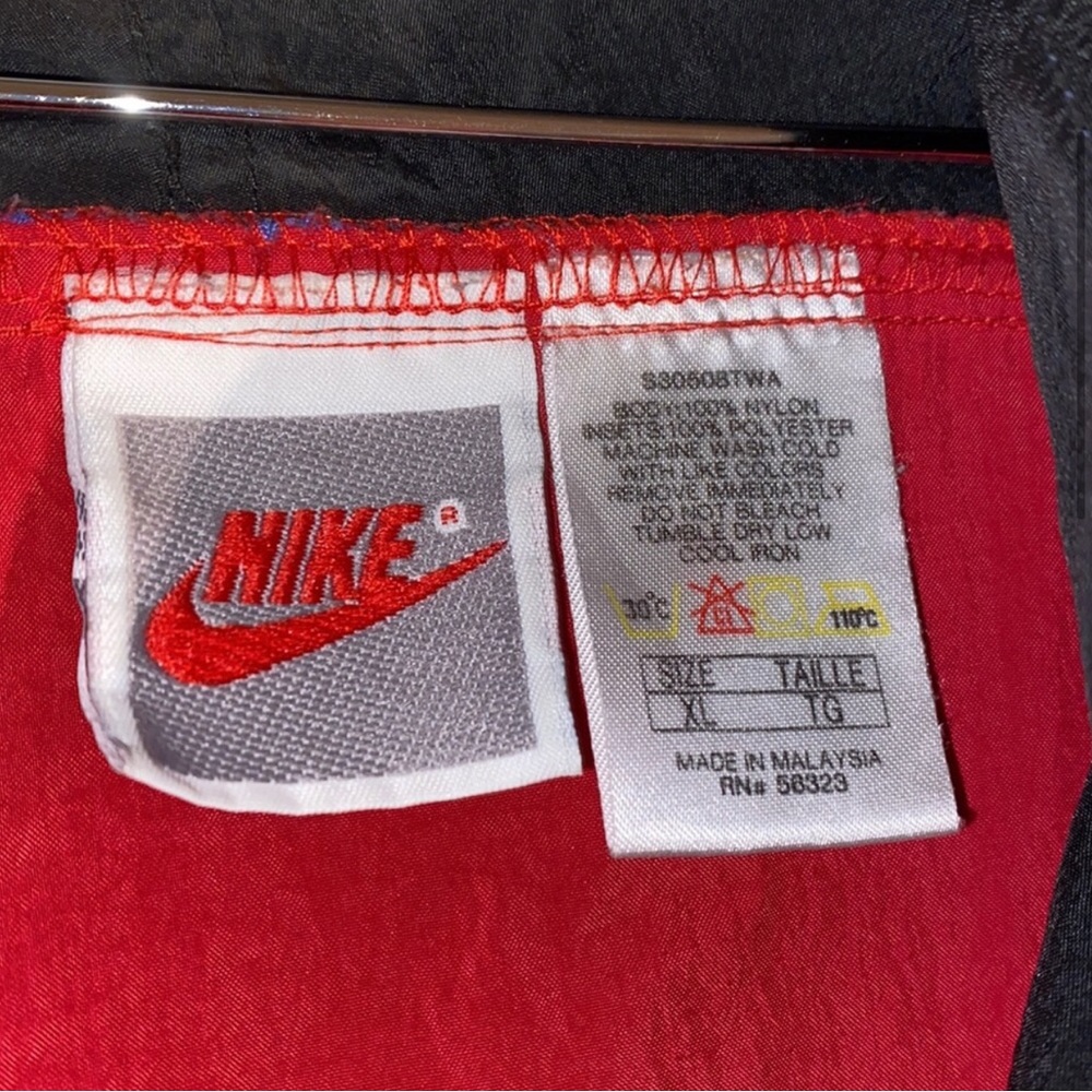 Men’s Vintage Nike Windbreaker - Picture 3 of 6